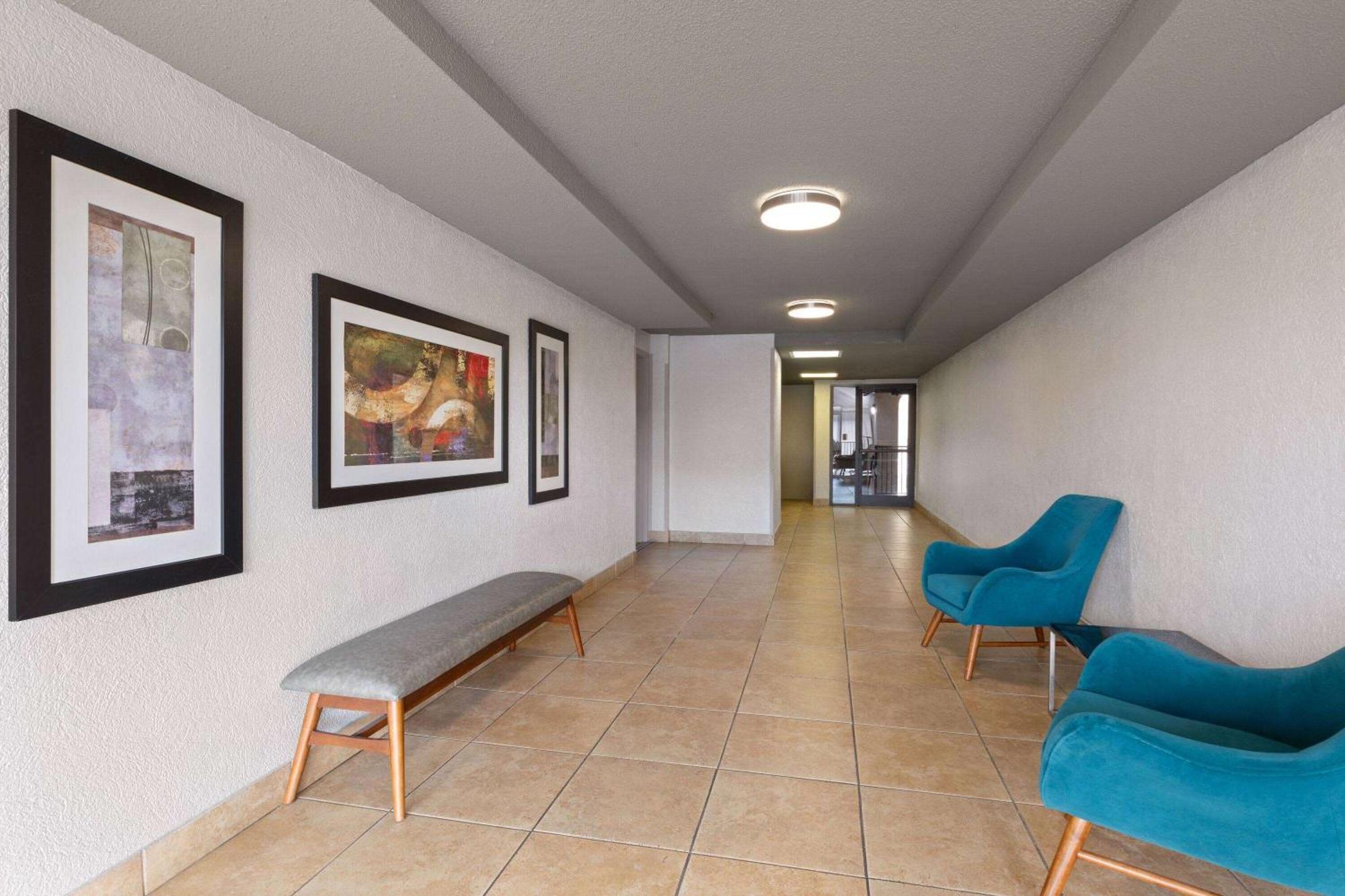 Baymont By Wyndham Nashville Airport Exterior foto